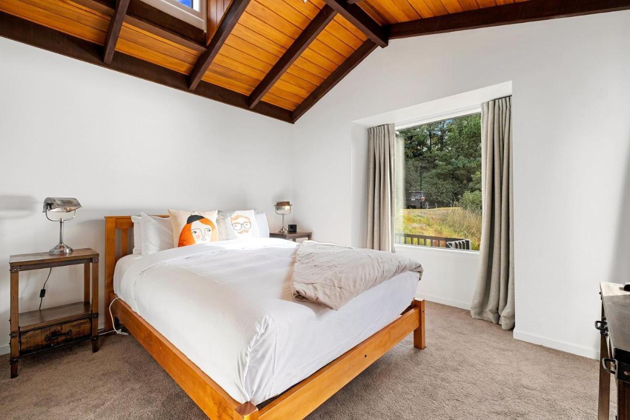 Lakefront Dream 4 Bed