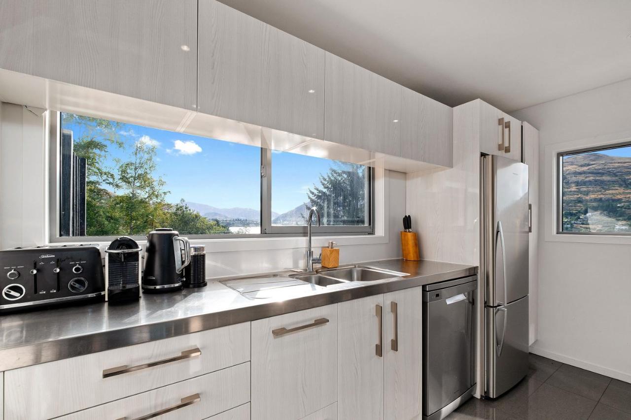 Holiday home Lakefront Dream 4 Bed Queenstown